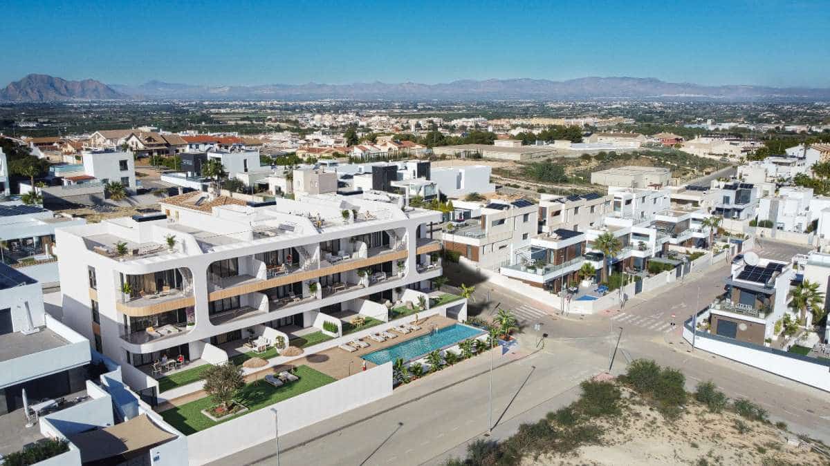 Apartamento de 3 habitaciones en Benijófar en venta con garaje - 399.900 € (Ref: 9767041)