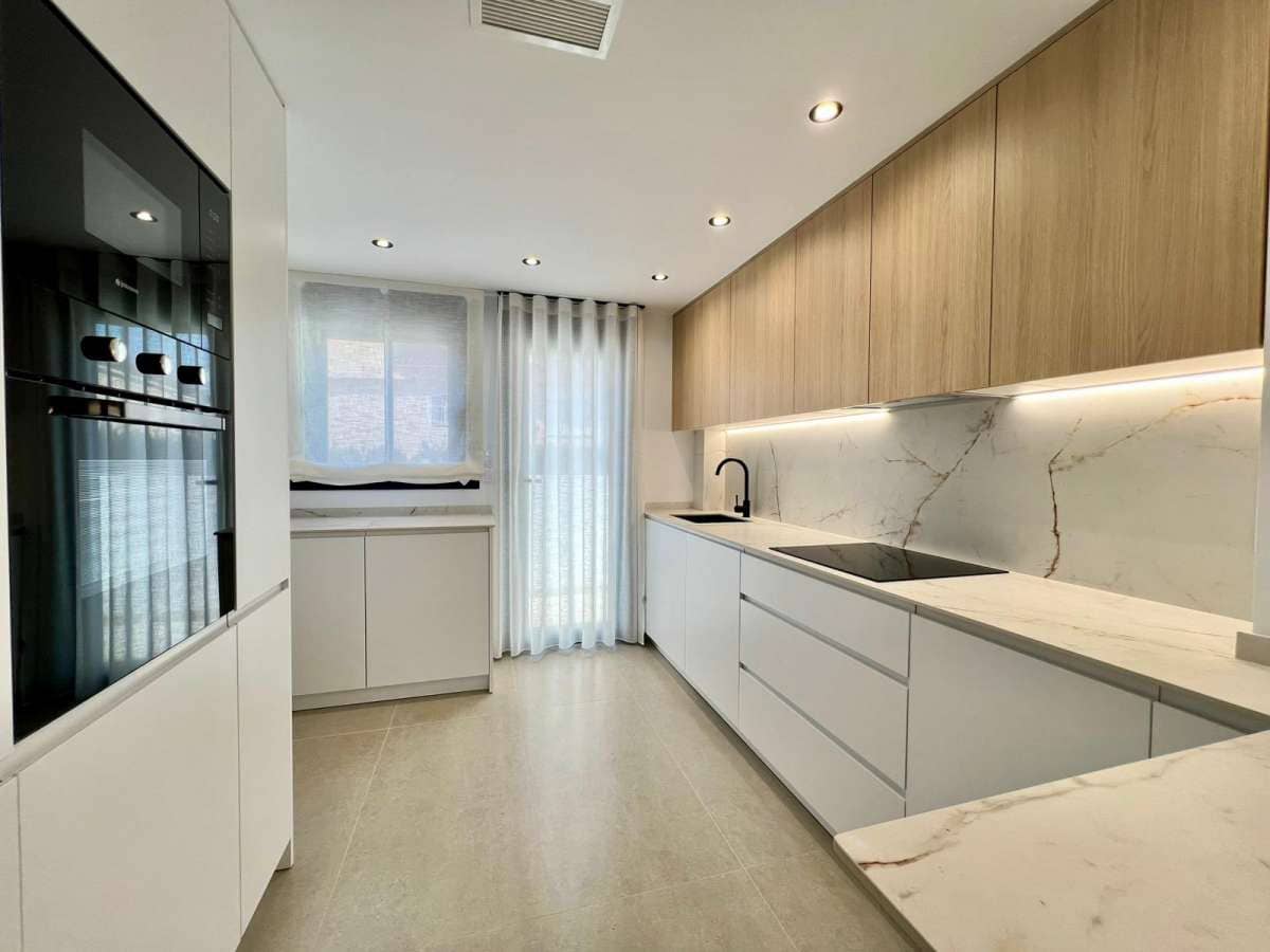 3 bedroom Townhouse for sale in Benferri with garage - € 318,000 (Ref: 9767046)