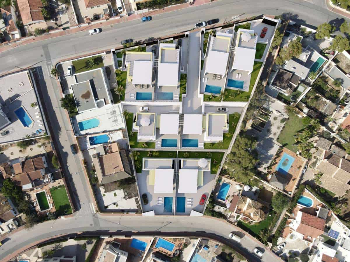 3 chambre Villa/Maison à vendre à Torrevieja avec piscine garage - 700 000 € (Ref: 9767146)