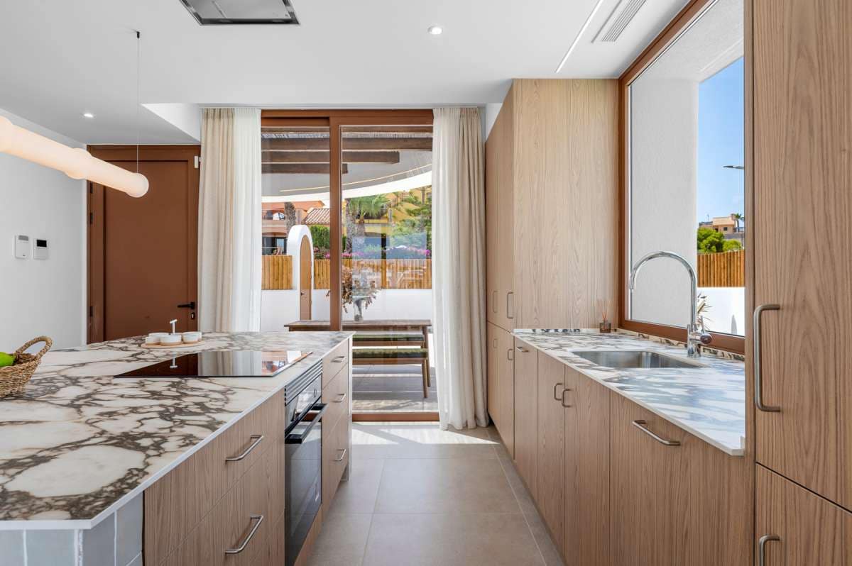 4 soveværelse Villa til salg i Algorfa med swimmingpool garage - € 850.000 (Ref: 9767353)