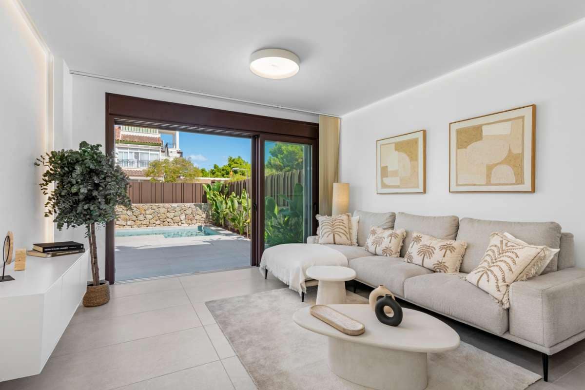 3 soveværelse Villa til salg i Pilar de la Horadada med swimmingpool garage - € 539.900 (Ref: 9767359)