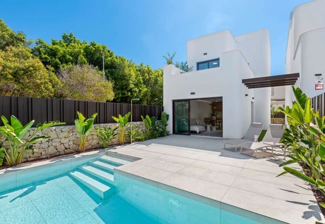 Chalet de 3 habitaciones en Mil Palmeras, Pilar de la Horadada en venta con piscina garaje - 539.900 € (Ref: 9767359)