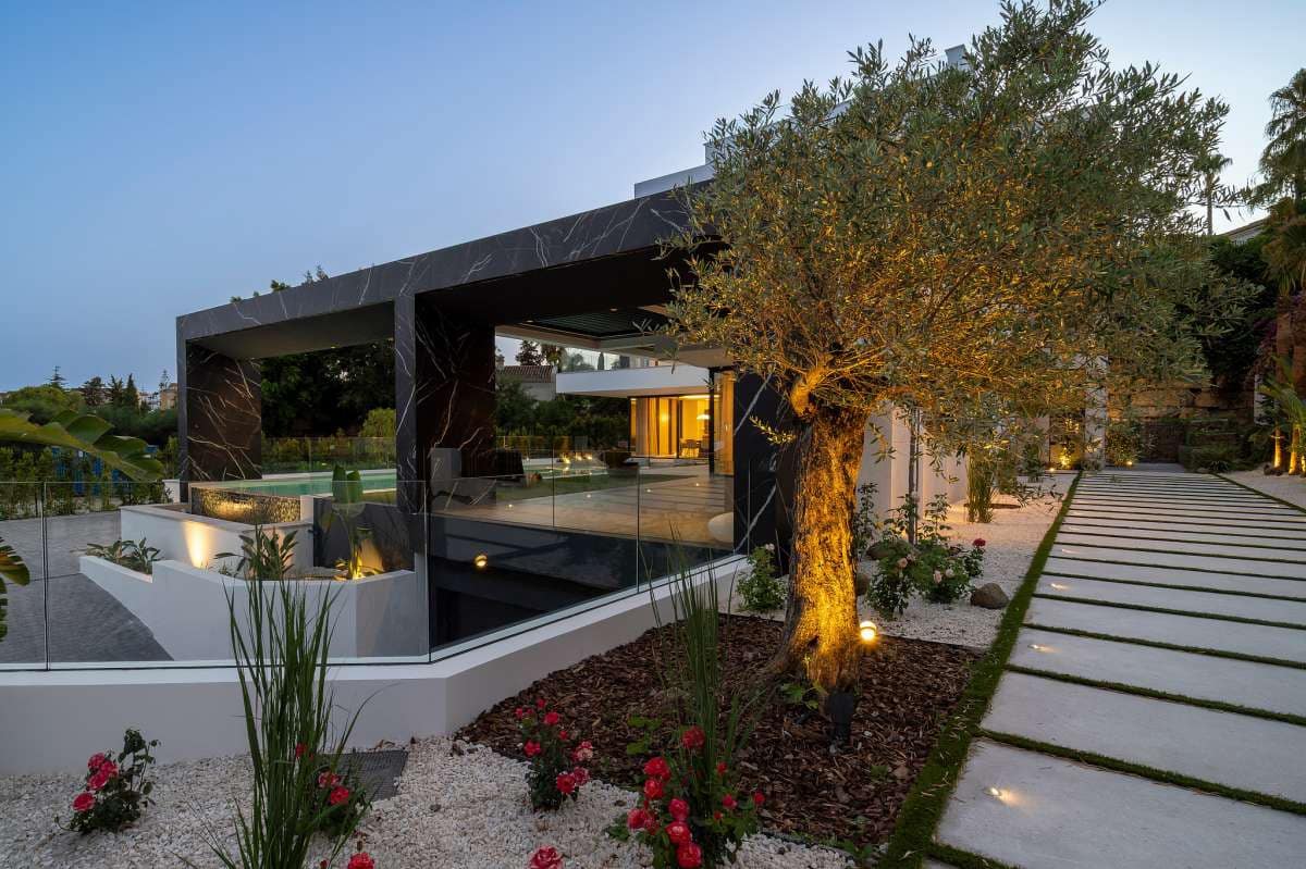 6 sypialnia Willa na sprzedaż w Benahavis z basenem garażem - 6 800 000 € (Ref: 9767441)