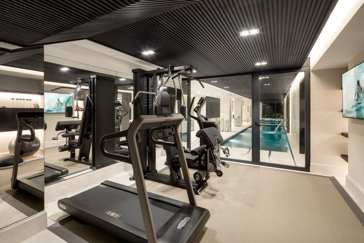 7 makuuhuone Huvila myytävänä paikassa Nueva Andalucia mukana uima-altaan 
autotalli - 19 500 000 € (Ref: 9767557)