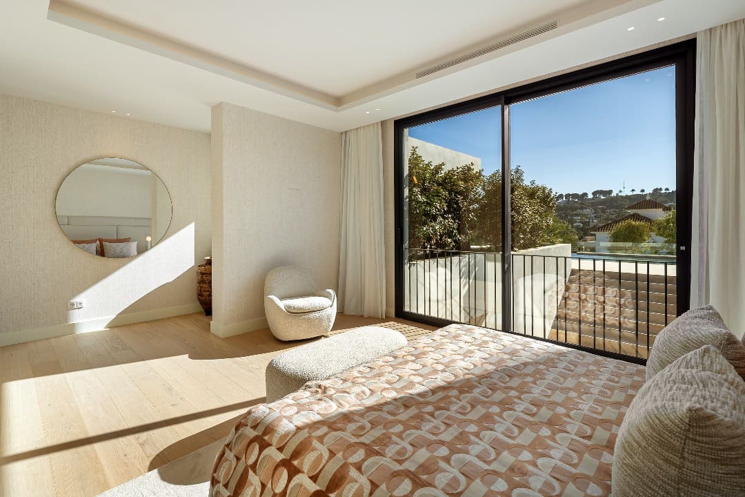 6 Zimmer Villa zu verkaufen in Nueva Andalucia mit Pool Garage - 8.650.000 € (Ref: 9767560)