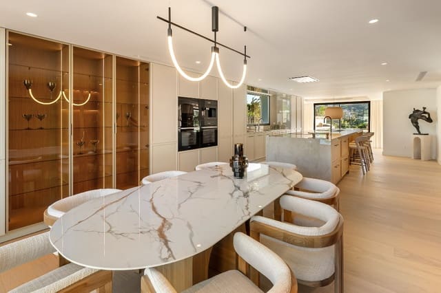 6 quarto Moradia para venda em Aloha Golf, Marbella com piscina garagem - 8 650 000 € (Ref: 9767560)