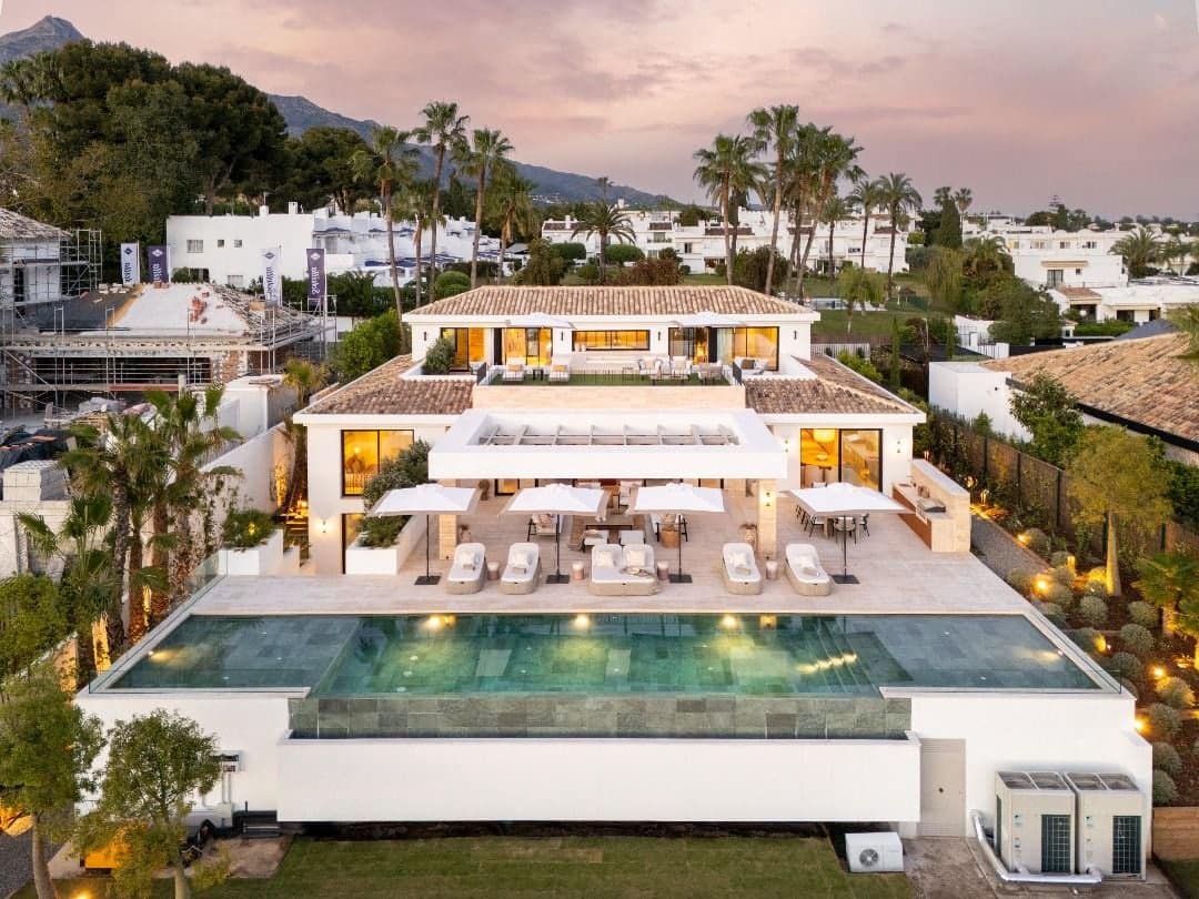 6 Zimmer Villa zu verkaufen in Nueva Andalucia mit Pool Garage - 8.650.000 € (Ref: 9767560)