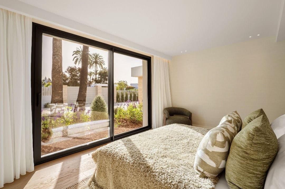 6 Zimmer Villa zu verkaufen in Nueva Andalucia mit Pool Garage - 8.650.000 € (Ref: 9767560)