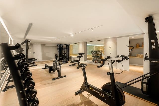 6 slaapkamer Villa te koop in Aloha Golf, Marbella met zwembad garage - € 8.650.000 (Ref: 9767560)
