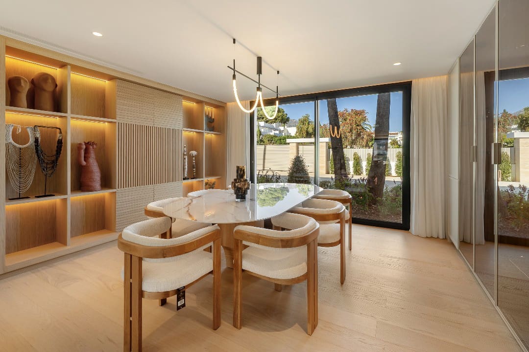 6 bedroom Villa for sale in Nueva Andalucia with pool garage - € 8,650,000 (Ref: 9767560)