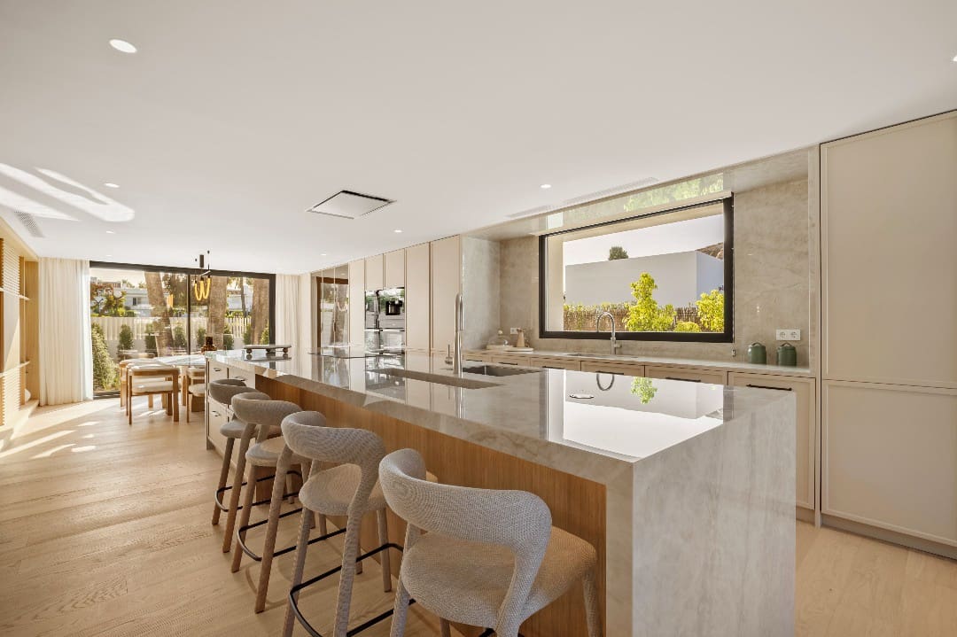 6 camera da letto Villa in vendita in Nueva Andalucia con piscina garage - 8.650.000 € (Rif: 9767560)