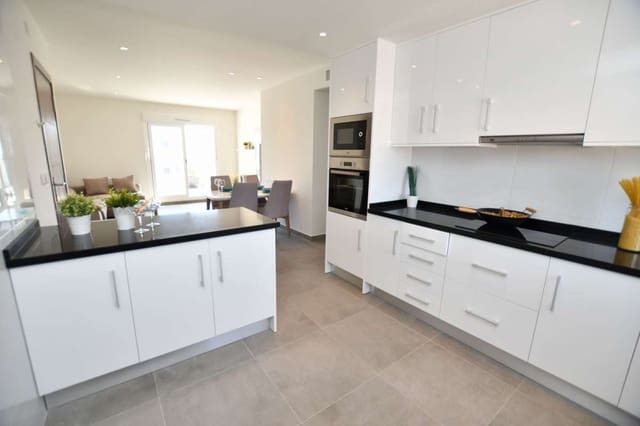 2 slaapkamer Bungalow te koop in San Miguel de Salinas met zwembad garage - € 273.800 (Ref: 9767590)