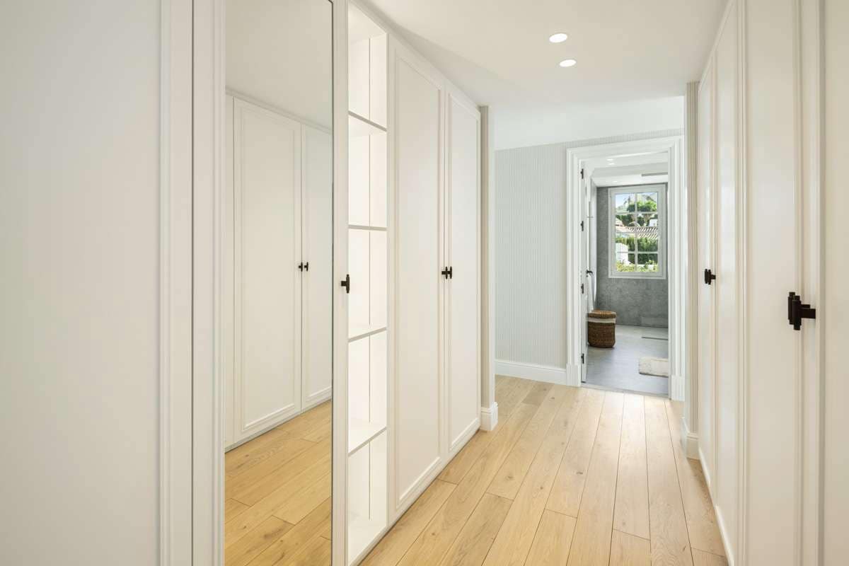 5 soveværelse Villa til salg i Nueva Andalucia med swimmingpool garage - € 8.900.000 (Ref: 9767613)