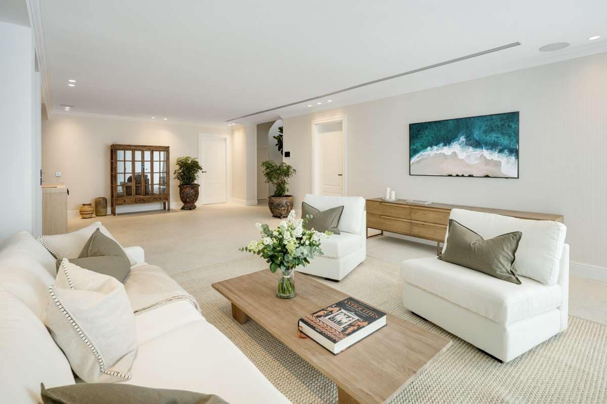 5 sypialnia Willa na sprzedaż w Nueva Andalucia z basenem garażem - 8 900 000 € (Ref: 9767613)