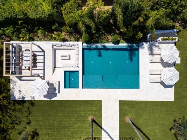 5 sypialnia Willa na sprzedaż w Las Brisas, Marbella z basenem garażem - 8 900 000 € (Ref: 9767613)