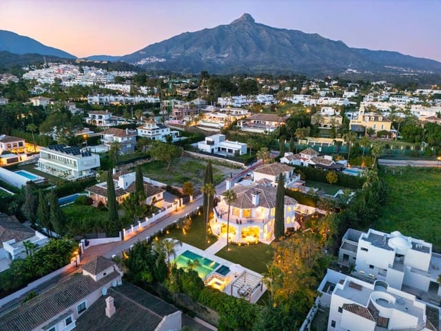 5 sypialnia Willa na sprzedaż w Las Brisas, Marbella z basenem garażem - 8 900 000 € (Ref: 9767613)