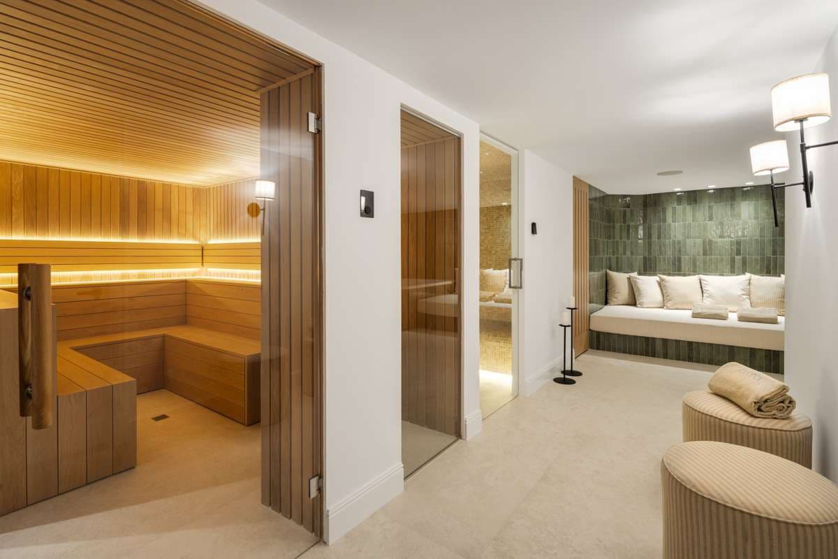 5 sovrum Villa till salu i Nueva Andalucia med pool garage - 8 900 000 € (Ref: 9767613)