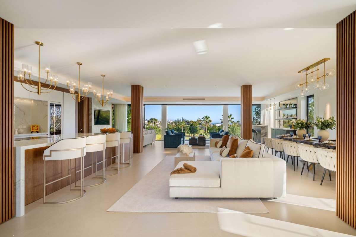 Chalet de 6 habitaciones en Nueva Andalucia en venta con piscina garaje - 7.350.000 € (Ref: 9767682)