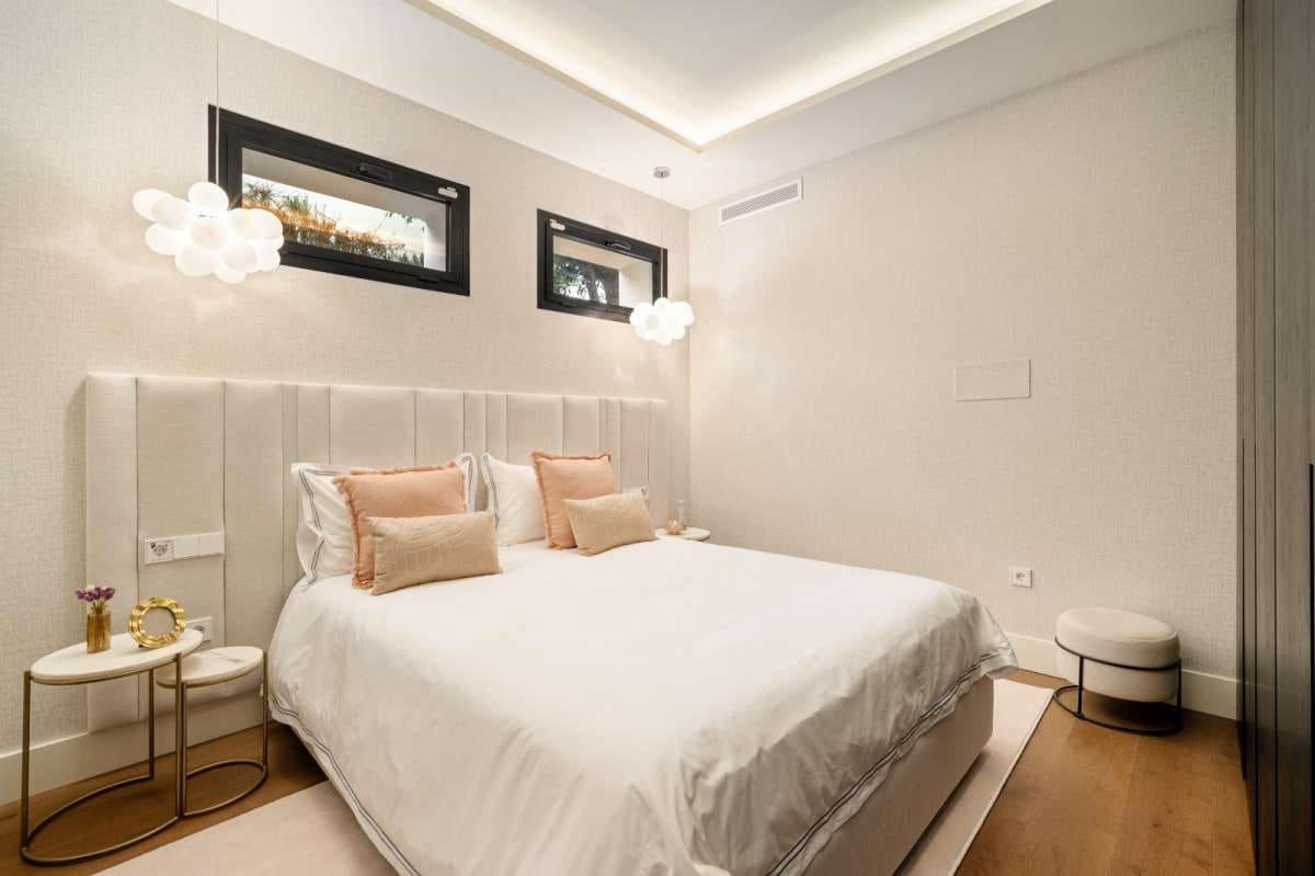 Chalet de 6 habitaciones en Nueva Andalucia en venta con piscina garaje - 7.350.000 € (Ref: 9767682)