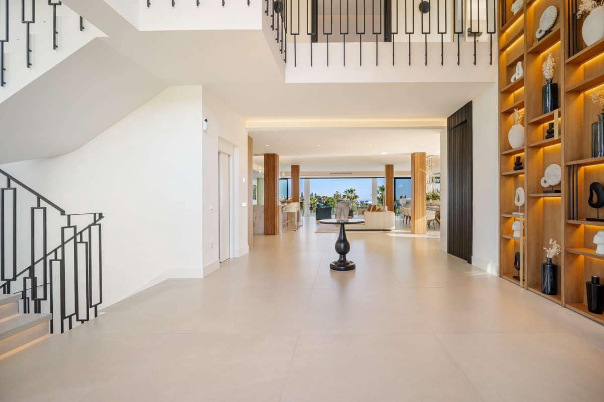 6 bedroom Villa for sale in Nueva Andalucia with pool garage - € 7,350,000 (Ref: 9767682)
