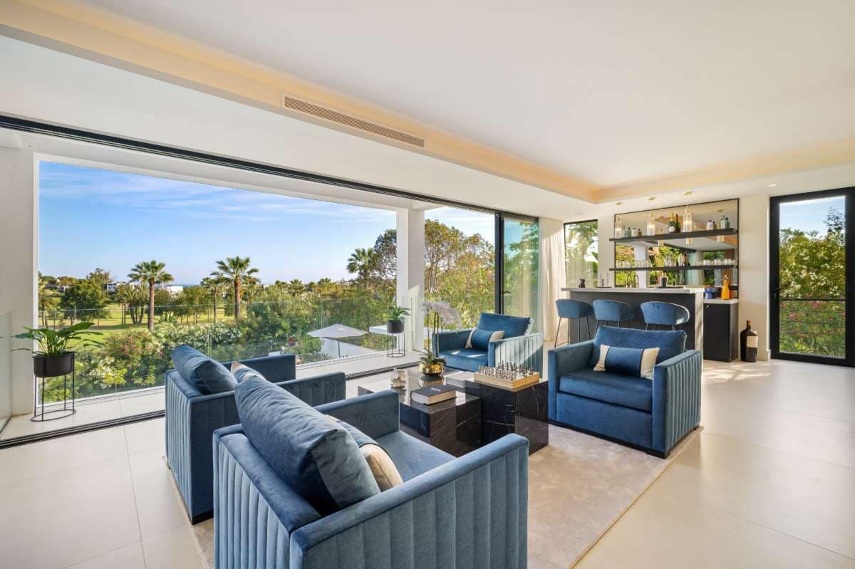 6 bedroom Villa for sale in Nueva Andalucia with pool garage - € 7,350,000 (Ref: 9767682)