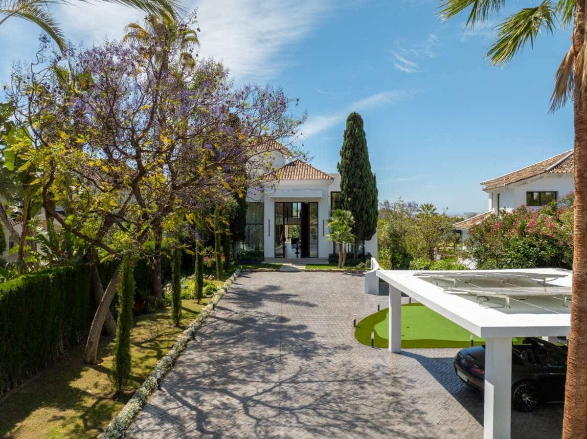 6 bedroom Villa for sale in Nueva Andalucia with pool garage - € 7,350,000 (Ref: 9767682)