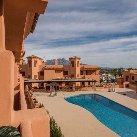 Apartamento de 1 habitación en El Paraíso, Benahavís en venta con piscina garaje - 249.000 € (Ref: 9767708)