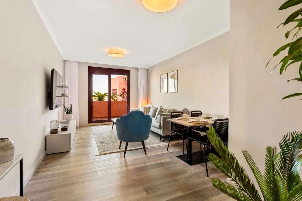 1 slaapkamer Appartement te koop in Benahavis met zwembad garage - € 249.000 (Ref: 9767708)