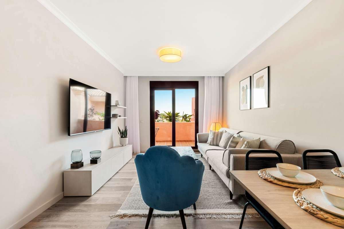 1 soverom Leilighet til salgs i Benahavis med svømmebasseng garasje - € 248 000 (Ref: 9767720)
