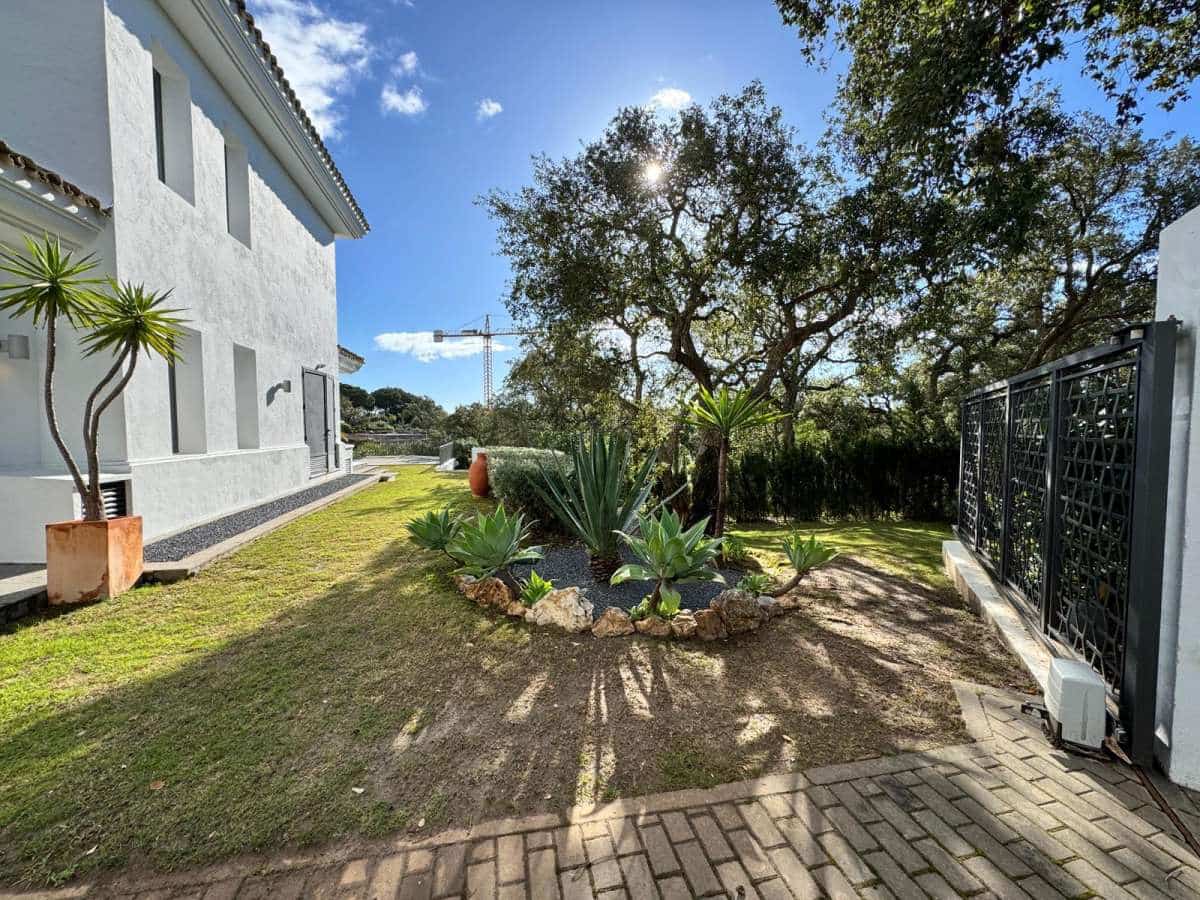 5 makuuhuone Huvila myytävänä paikassa Sotogrande mukana uima-altaan 
autotalli - 2 500 000 € (Ref: 9767722)