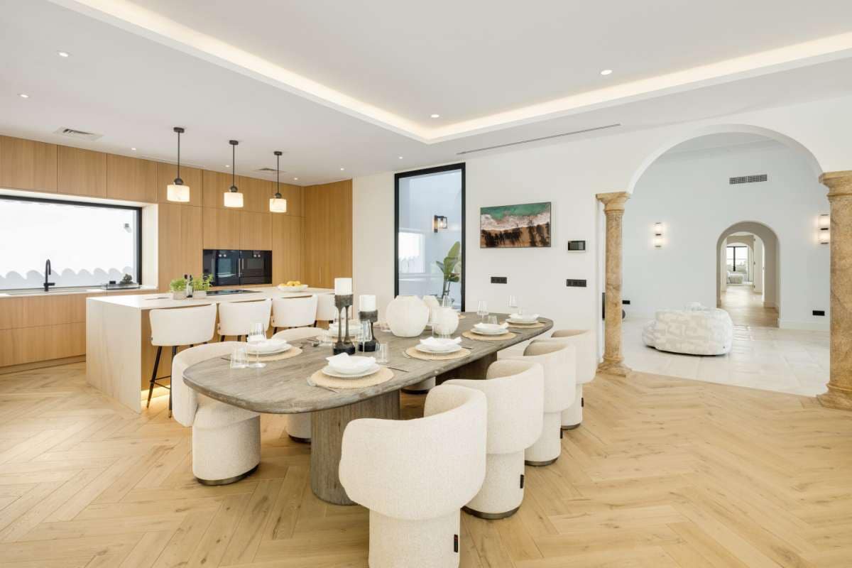 5 bedroom Villa for sale in Benahavis with pool garage - € 6,495,000 (Ref: 9767726)