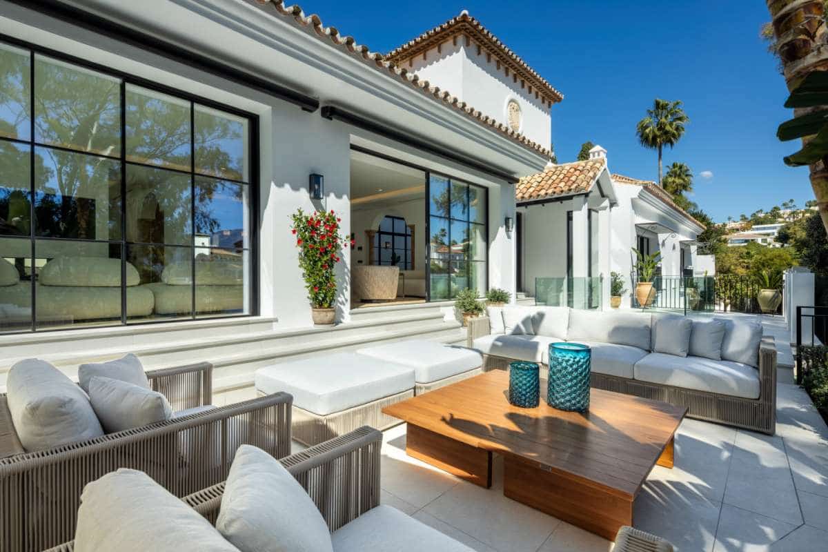 5 bedroom Villa for sale in Benahavis with pool garage - € 6,495,000 (Ref: 9767726)