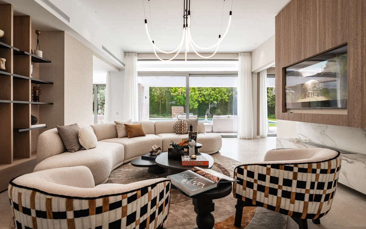 5 sypialnia Willa na sprzedaż w El Paraiso z basenem garażem - 2 495 000 € (Ref: 9767733)