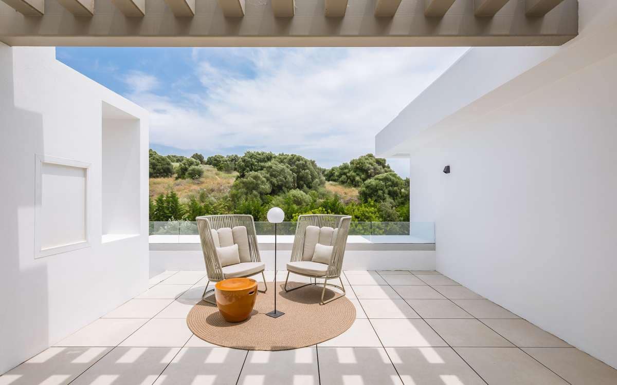 5 sypialnia Willa na sprzedaż w El Paraiso z basenem garażem - 2 495 000 € (Ref: 9767733)