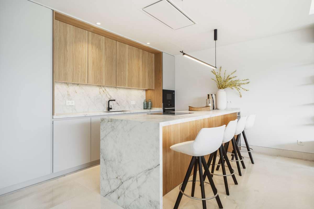 3 sypialnia Apartament na sprzedaż w Nueva Andalucia z basenem garażem - 2 630 000 € (Ref: 9767738)