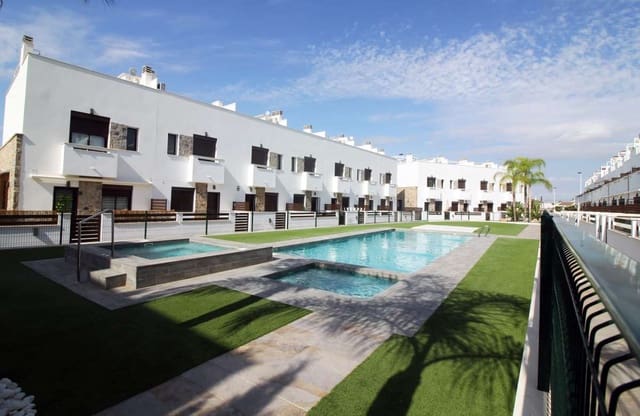 4 soveværelse Byhus til salg i Pilar de la Horadada ciudad, Pilar de la Horadada med swimmingpool garage - € 369.900 (Ref: 9767899)
