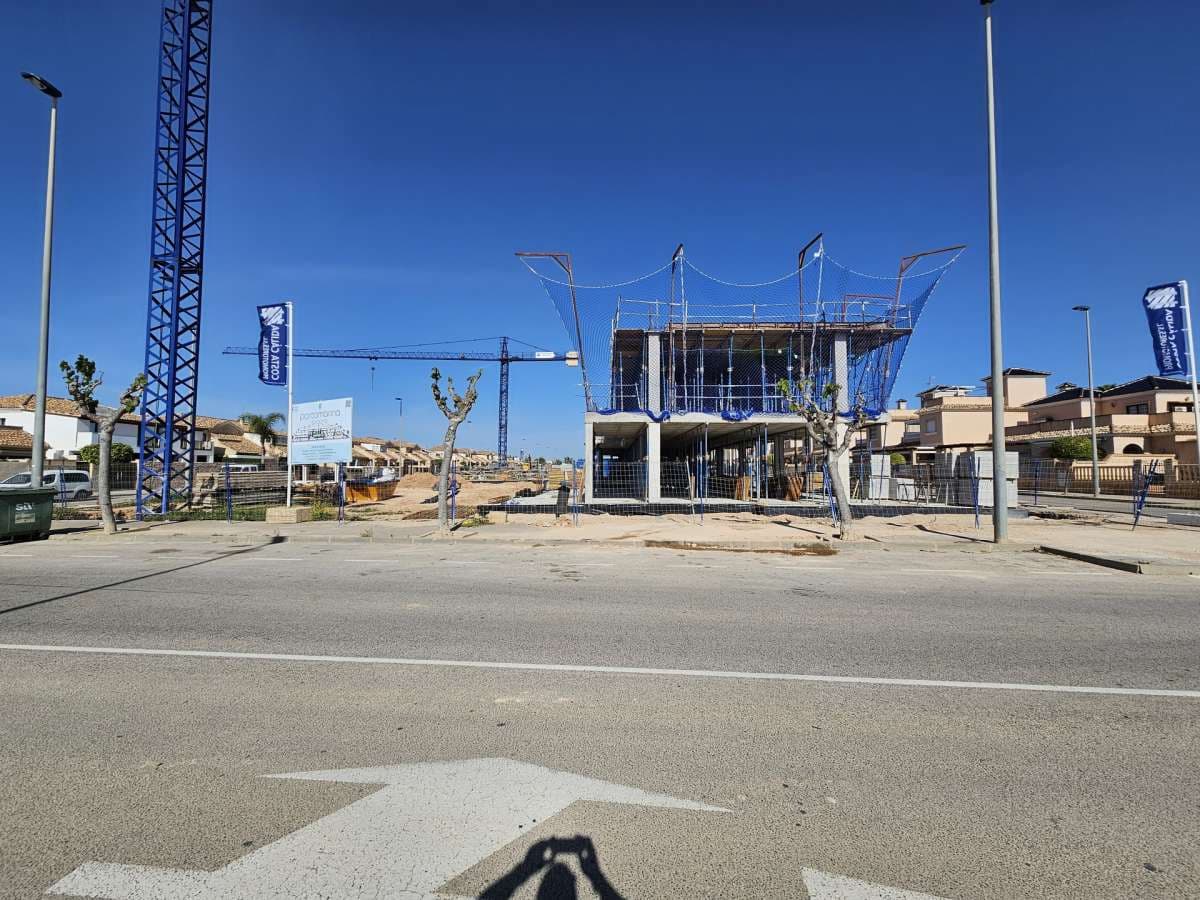 2 slaapkamer Bungalow te koop in Torre de la Horadada met zwembad garage - € 375.000 (Ref: 9767910)