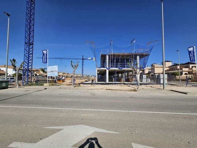 2 slaapkamer Bungalow te koop in Torre de la Horadada, Pilar de la Horadada met zwembad garage - € 375.000 (Ref: 9767910)