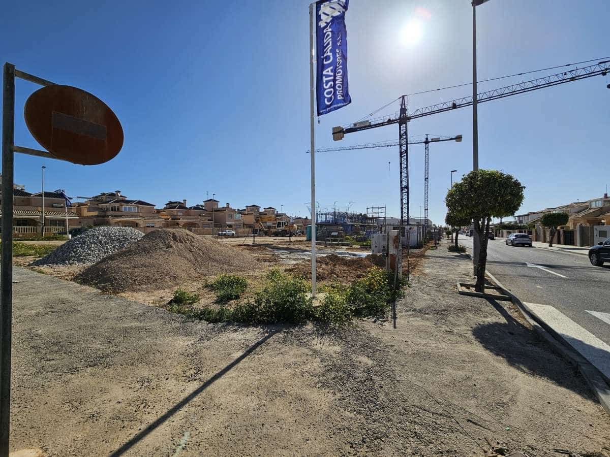 2 slaapkamer Bungalow te koop in Torre de la Horadada met zwembad garage - € 375.000 (Ref: 9767910)