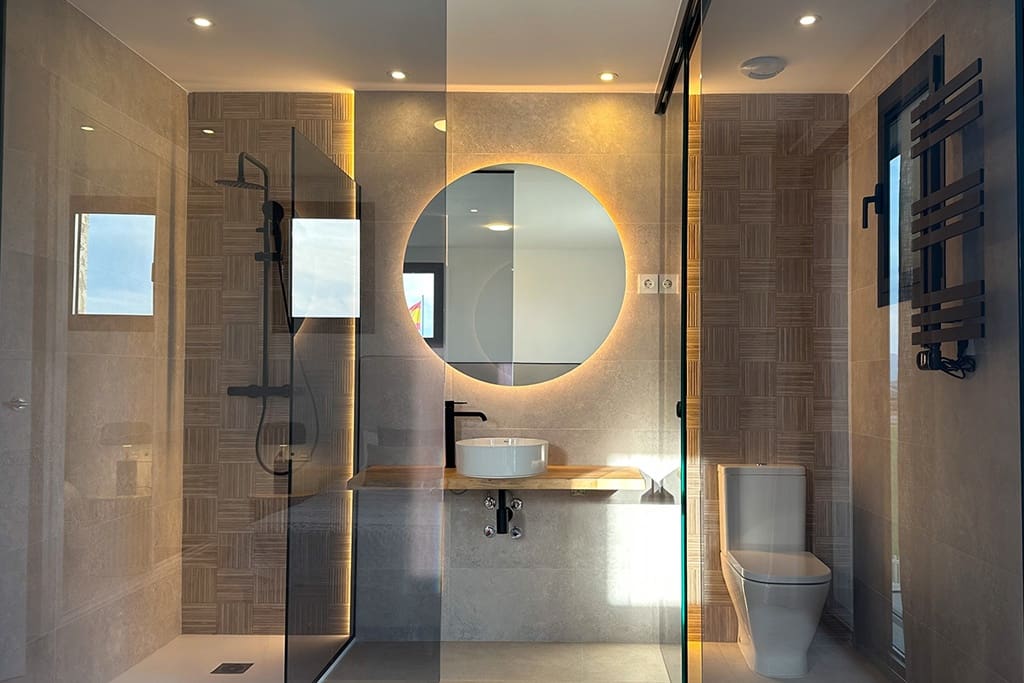 2 bedroom Apartment for sale in Cuevas del Almanzora with garage - € 305,000 (Ref: 9767918)