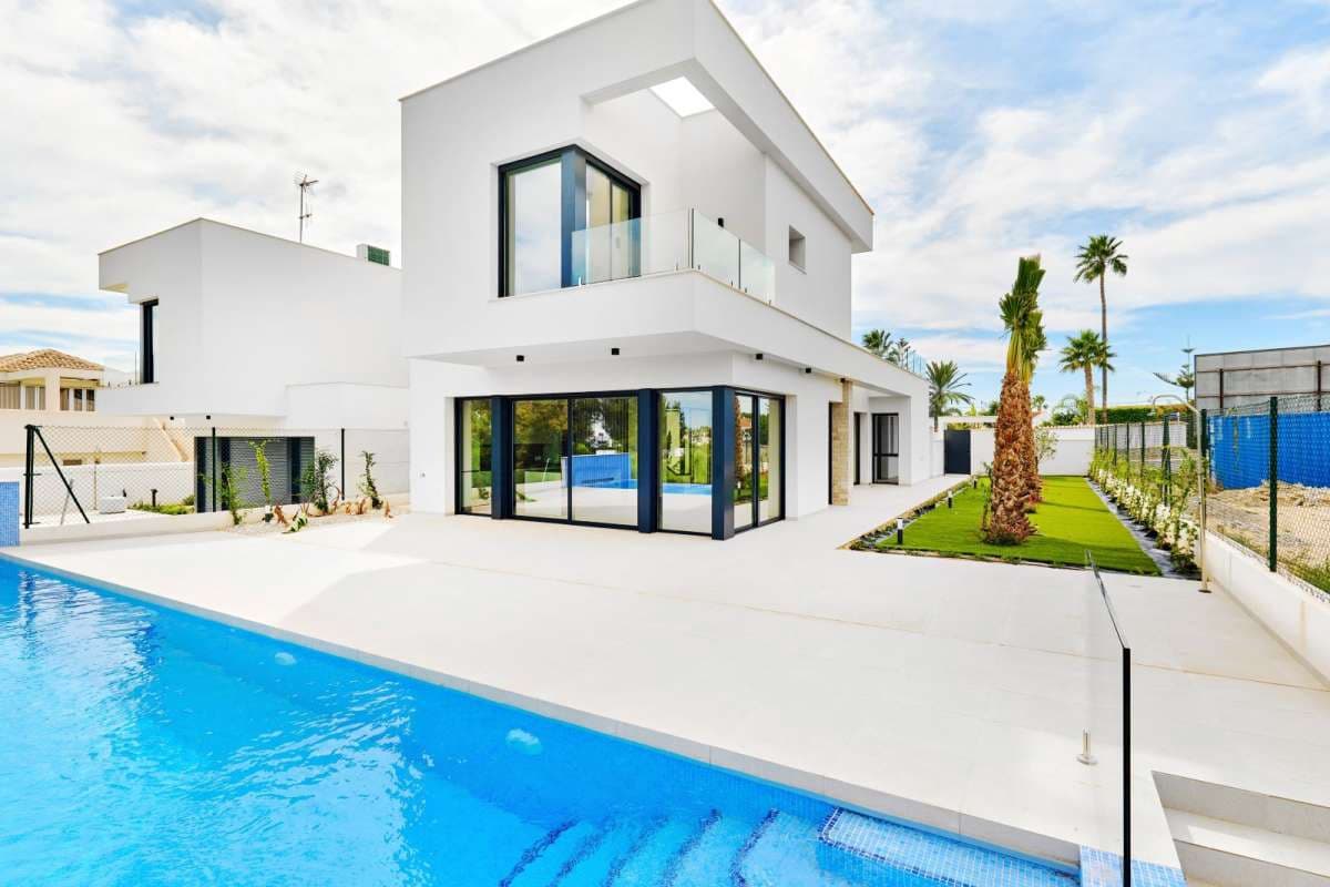 3 bedroom Villa for sale in Orihuela Costa with pool garage - € 760,000 (Ref: 9768038)