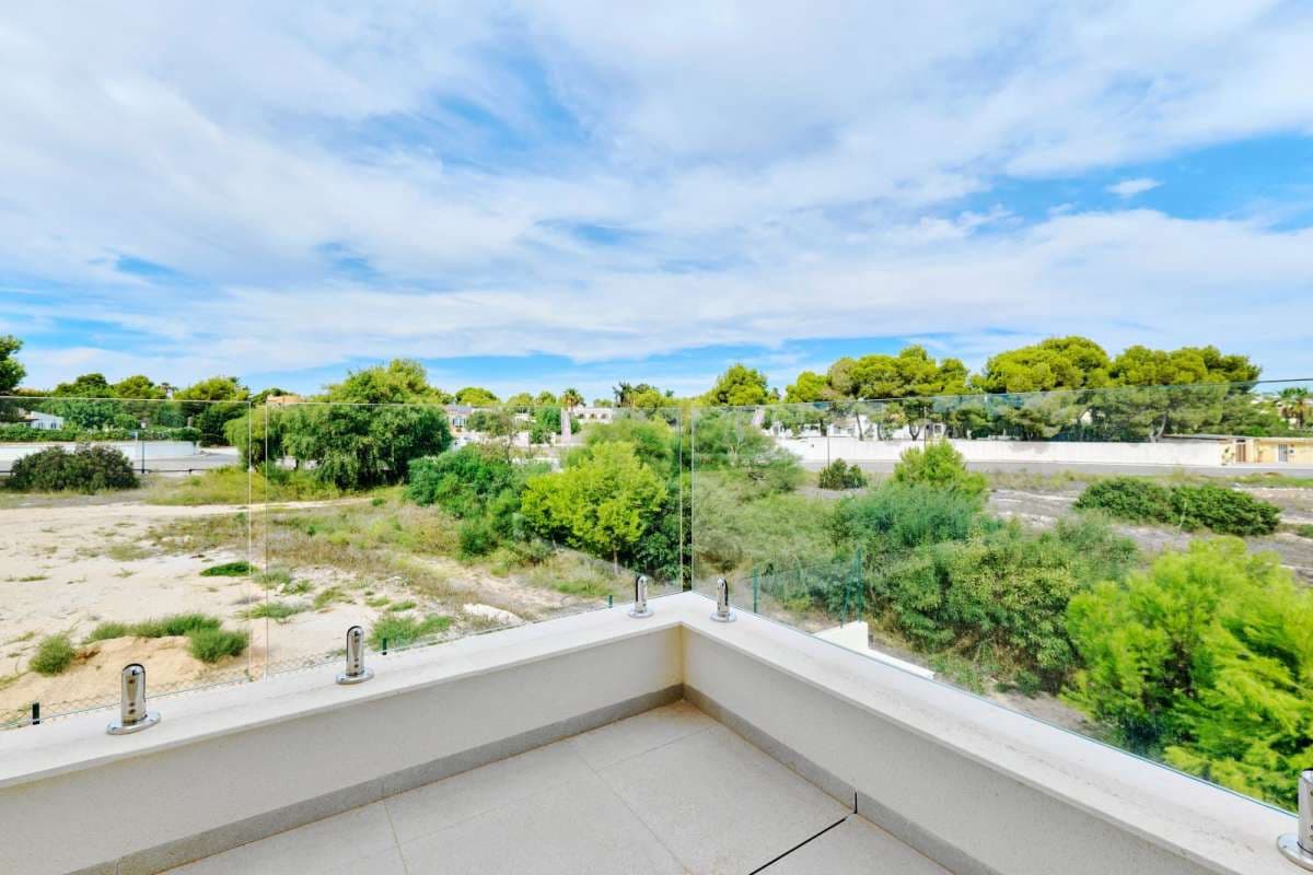 3 bedroom Villa for sale in Orihuela Costa with pool garage - € 760,000 (Ref: 9768038)