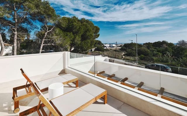 3 soverom Villa til salgs i Villamartin, Orihuela med svømmebasseng garasje - € 760 000 (Ref: 9768038)