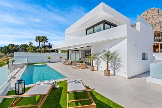 Chalet de 3 habitaciones en Polop en venta con piscina garaje - 775.000 € (Ref: 9768048)