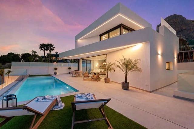 Chalet de 3 habitaciones en Polop en venta con piscina garaje - 775.000 € (Ref: 9768048)