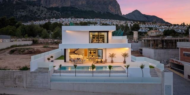 Chalet de 3 habitaciones en Polop en venta con piscina garaje - 775.000 € (Ref: 9768048)