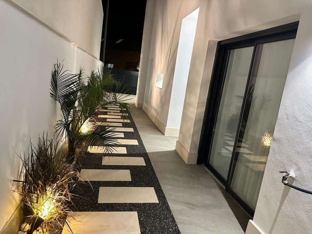 3 soverom Hus til salgs i San Pedro del Pinatar ciudad, San Pedro del Pinatar med svømmebasseng - € 478 000 (Ref: 9768096)