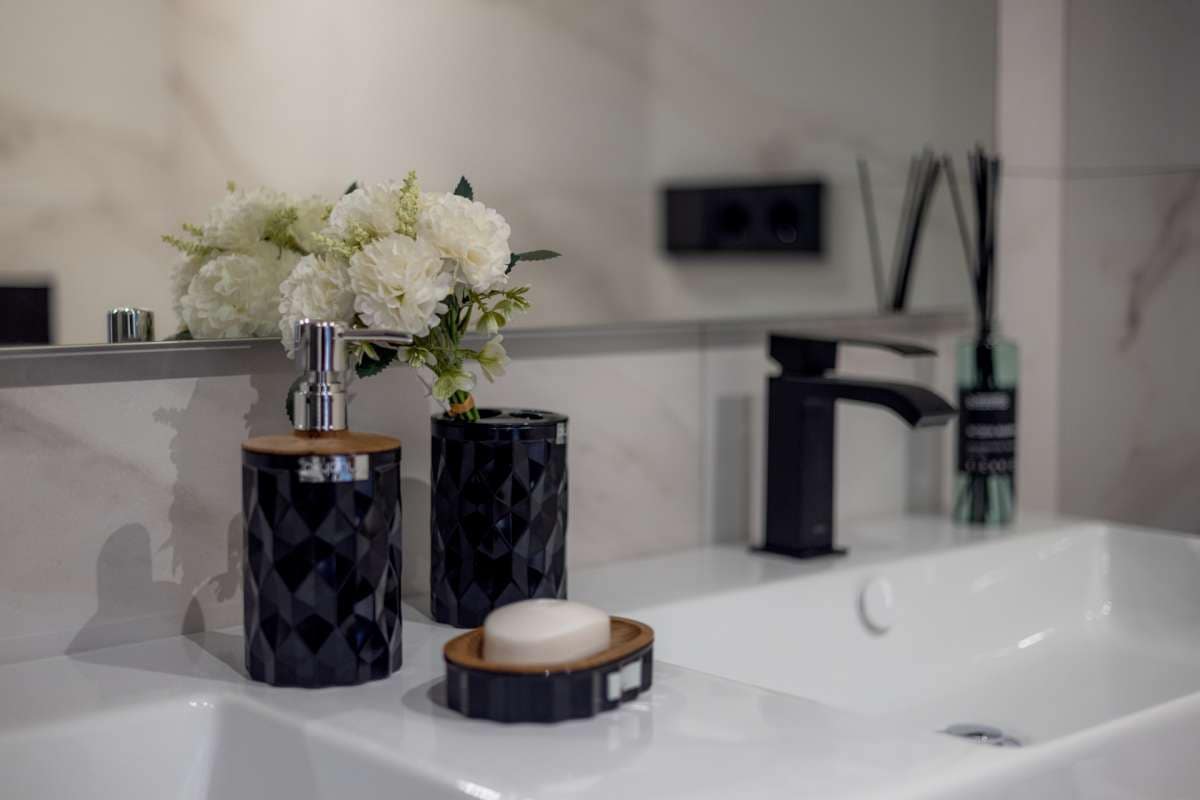 4 bedroom Apartment for sale in San Pedro de Alcantara with garage - € 1,490,000 (Ref: 9768131)