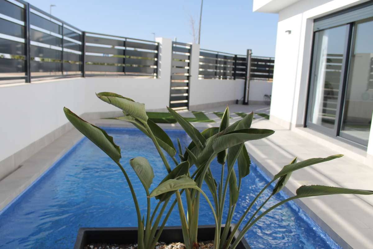 2 Zimmer Villa zu verkaufen in Roldan mit Pool Garage - 311.900 € (Ref: 9768149)