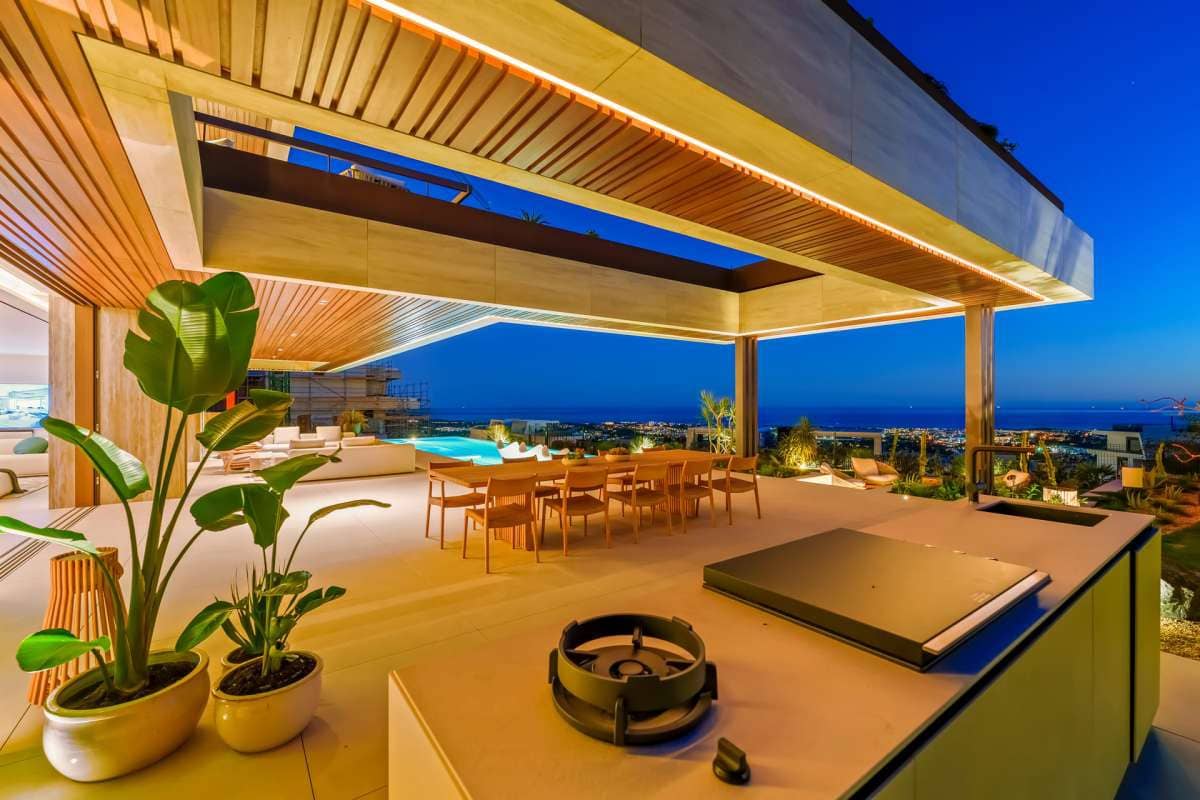 Chalet de 6 habitaciones en Benahavís en venta con piscina garaje - 6.895.000 € (Ref: 9768236)